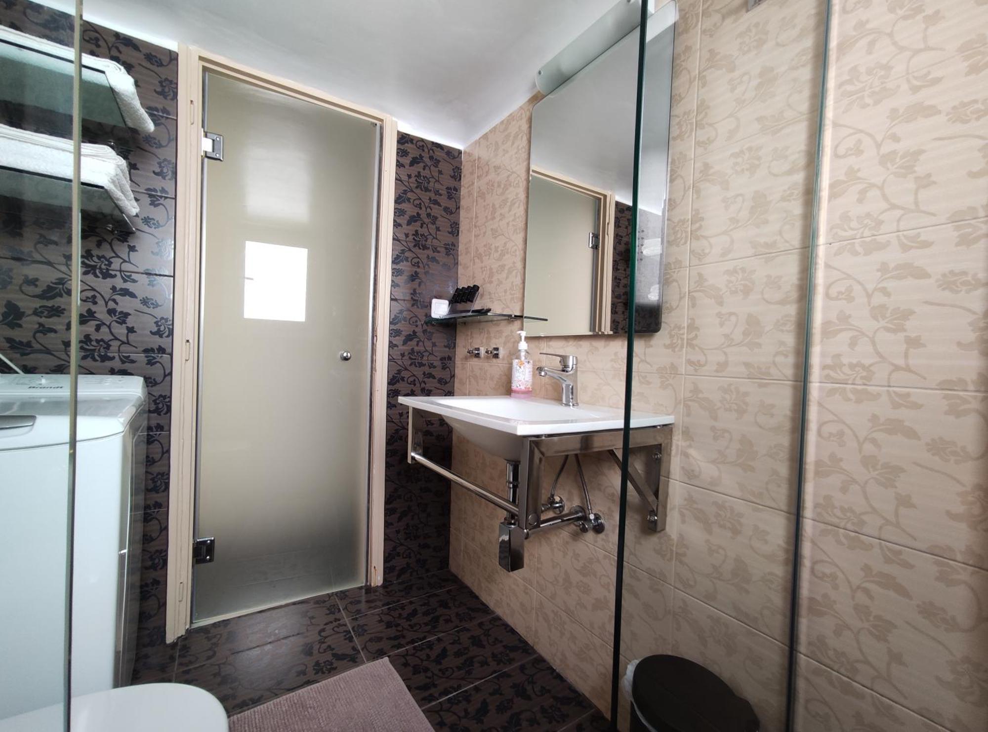 35 Apartment *